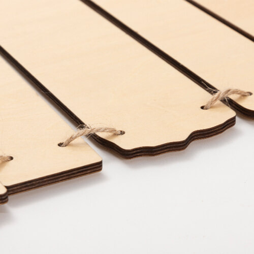 Devět překližkových závěsných rámů pro sublimaci