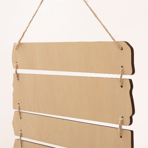 Devět překližkových závěsných rámů pro sublimaci