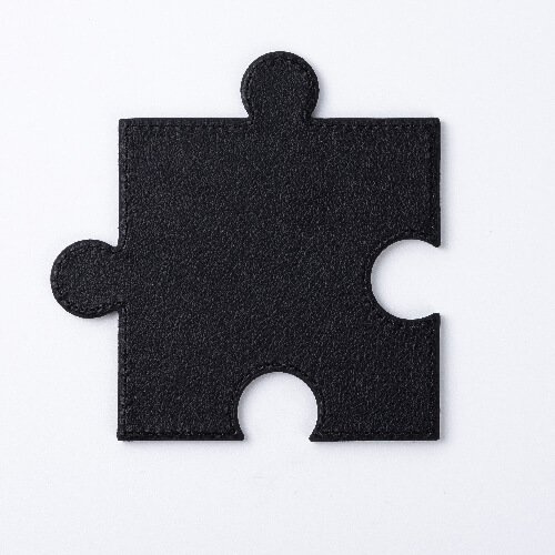 Kožená podložka pod hrnek ve tvaru puzzle pro sublimaci - růžová