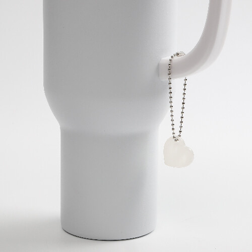 Akrylová visačka na hrnek pro sublimaci - srdce na kuličkovém řetízku