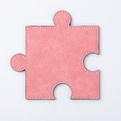 Kožená podložka pod hrnek ve tvaru puzzle pro sublimaci - růžová