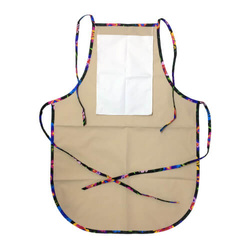 Zaoblená kuchyňská zástěra s kapsou na potisk - béžová s barevným lemováním - černé slovanské květy