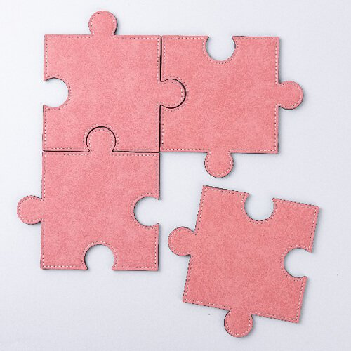 Kožená podložka pod hrnek ve tvaru puzzle pro sublimaci - růžová
