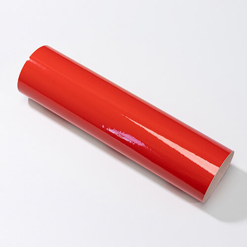 List samolepicí fólie měnící barvu z oranžové na žlutou