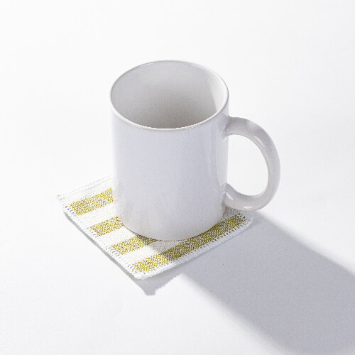 Lněná podložka pod hrnek 10 x 10 cm krémová se světle zelenými pruhy pro sublimaci