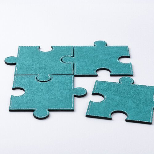 Kožená podložka pod hrnek ve tvaru puzzle pro sublimaci - zelená