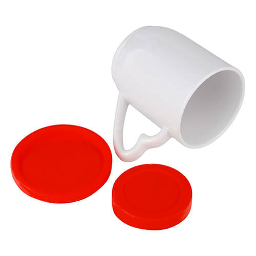 Hrnek 360 ml s červeným silikonovým víčkem a podstavcem (sublimace)