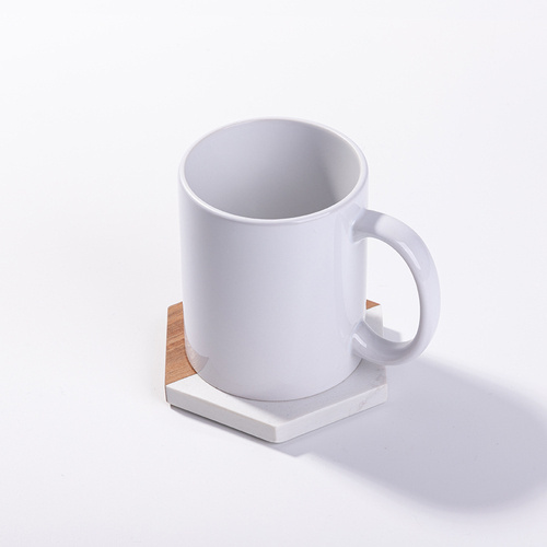 Sada 4 šestiúhelníkových podšálků z mramoru a dřeva pro gravírování